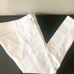 GAP Girlfriend Optic White denim jeans. Sz 4